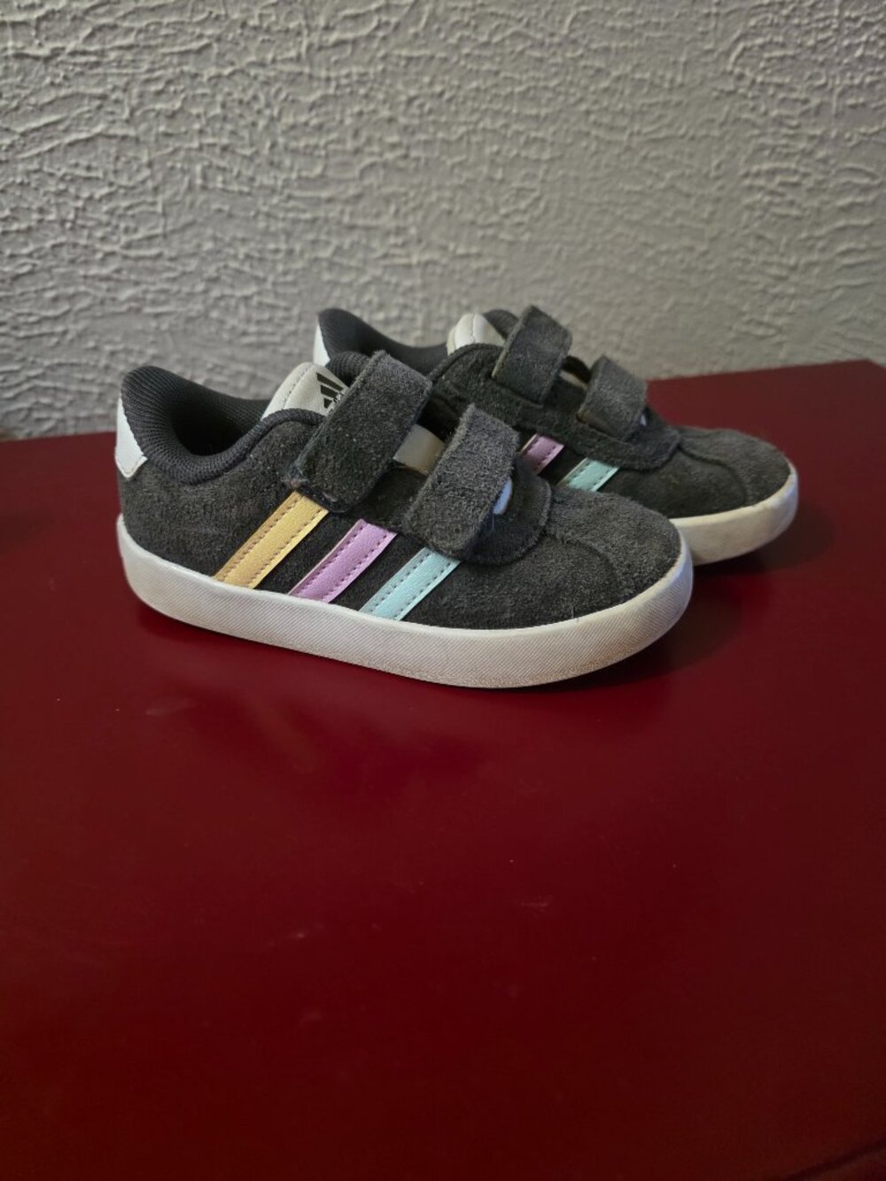 Adidas VI Court 3.0 kids shoes, grey with pastel stripes, size 8